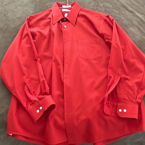 Men’s Long Sleeve Button Down Van Heusen Shirt